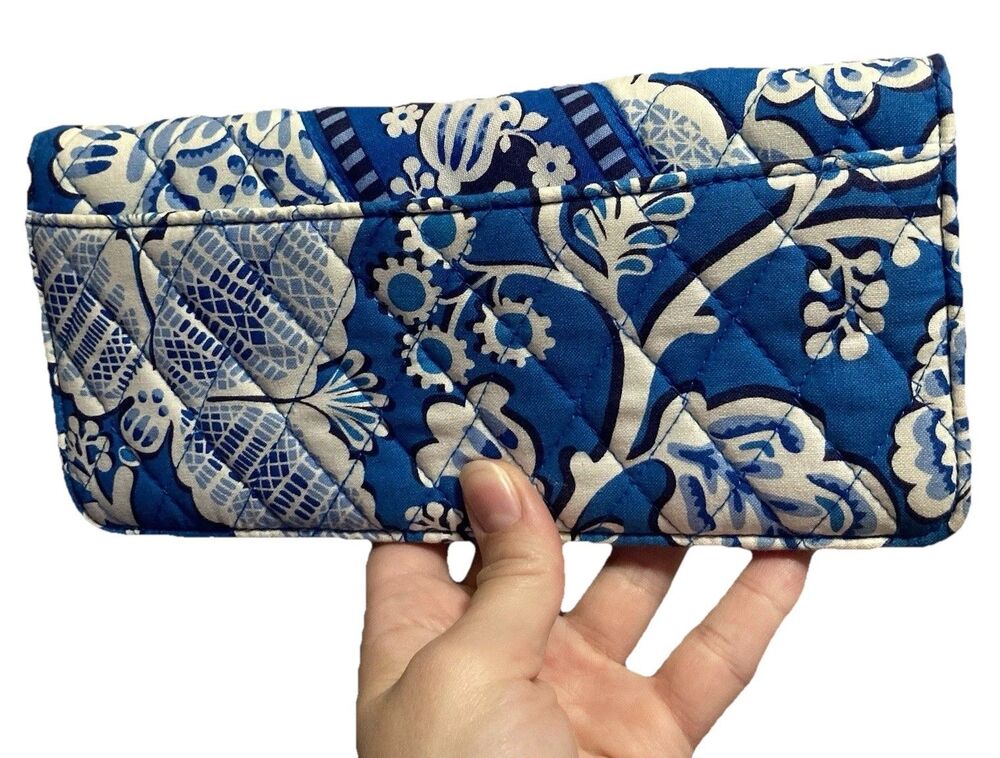 Vera Bradley clutch Wallet Pocket Book Magnetic Closure Blue Paisley - Picture 2 of 8